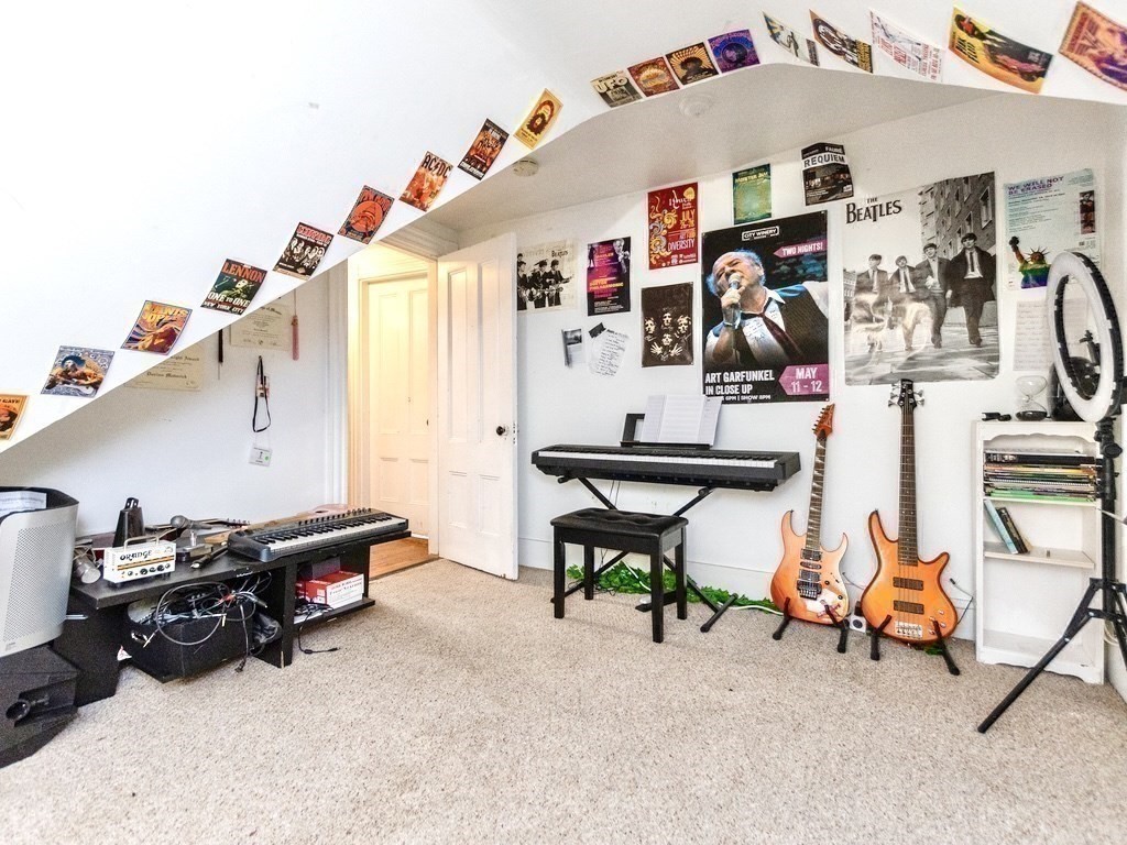 5 bed, 2 bath apartment for rent at 17 Cushman Rd Unit 1, Brighton — photo 9 of 17