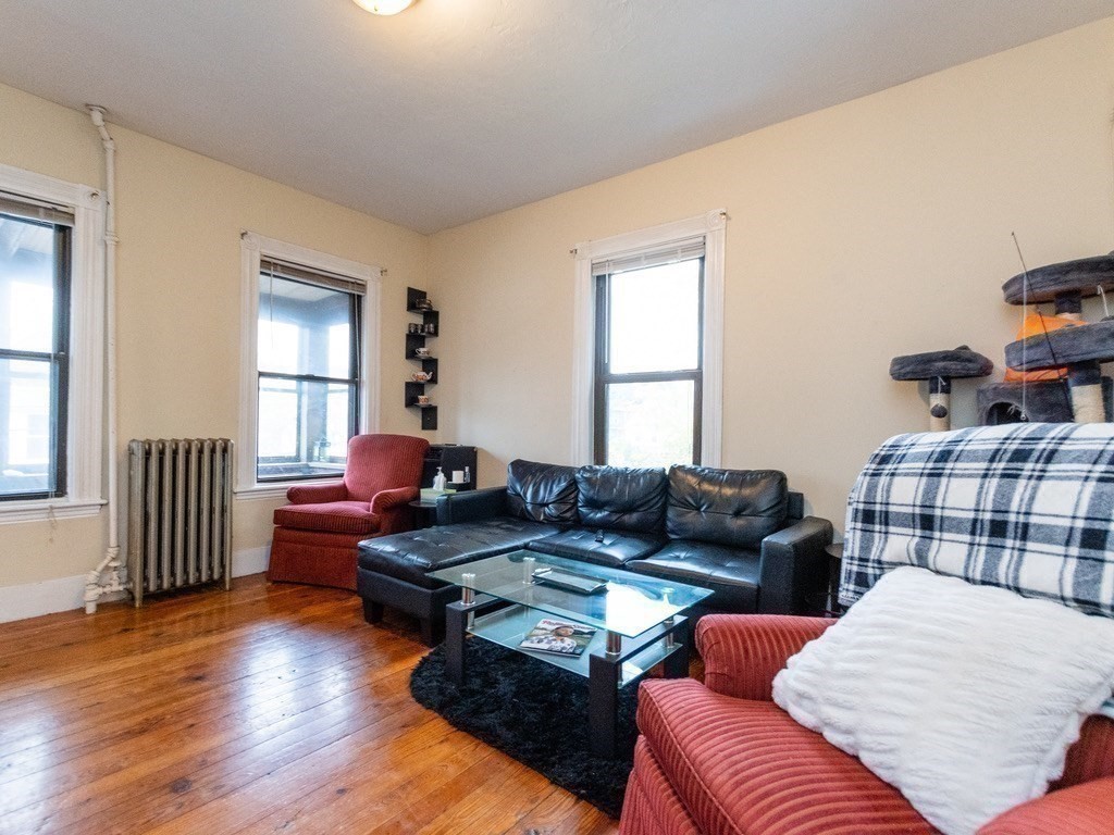 5 bed, 2 bath apartment for rent at 17 Cushman Rd Unit 1, Brighton — photo 1 of 17