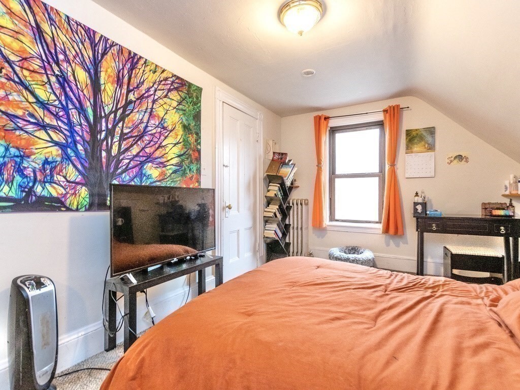 5 bed, 2 bath apartment for rent at 17 Cushman Rd Unit 1, Brighton — photo 6 of 17