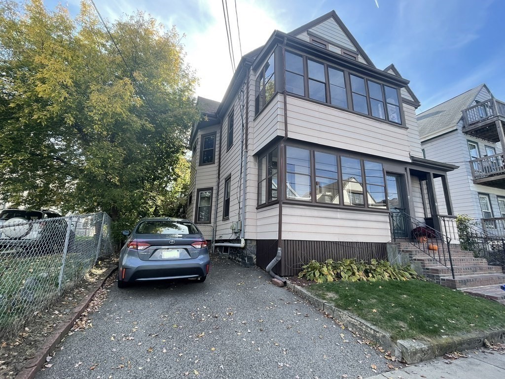 5 bed, 2 bath apartment for rent at 17 Cushman Rd Unit 1, Brighton — photo 15 of 17