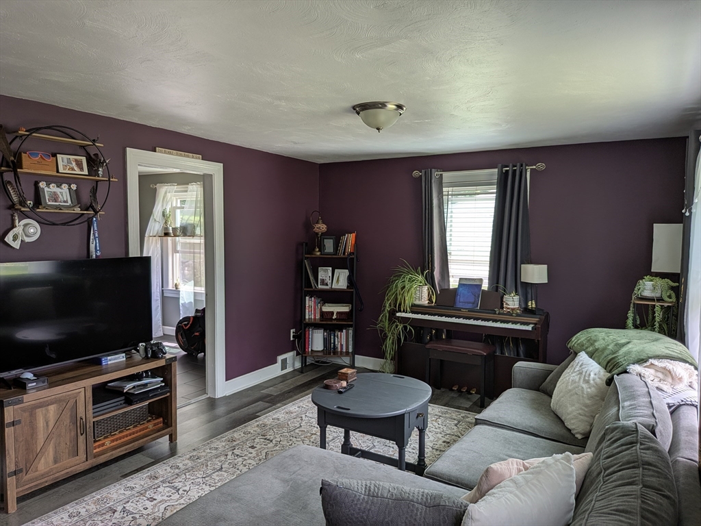 2 bed, 1 bath apartment for rent at 17 Daley St, Leominster — photo 14 of 25