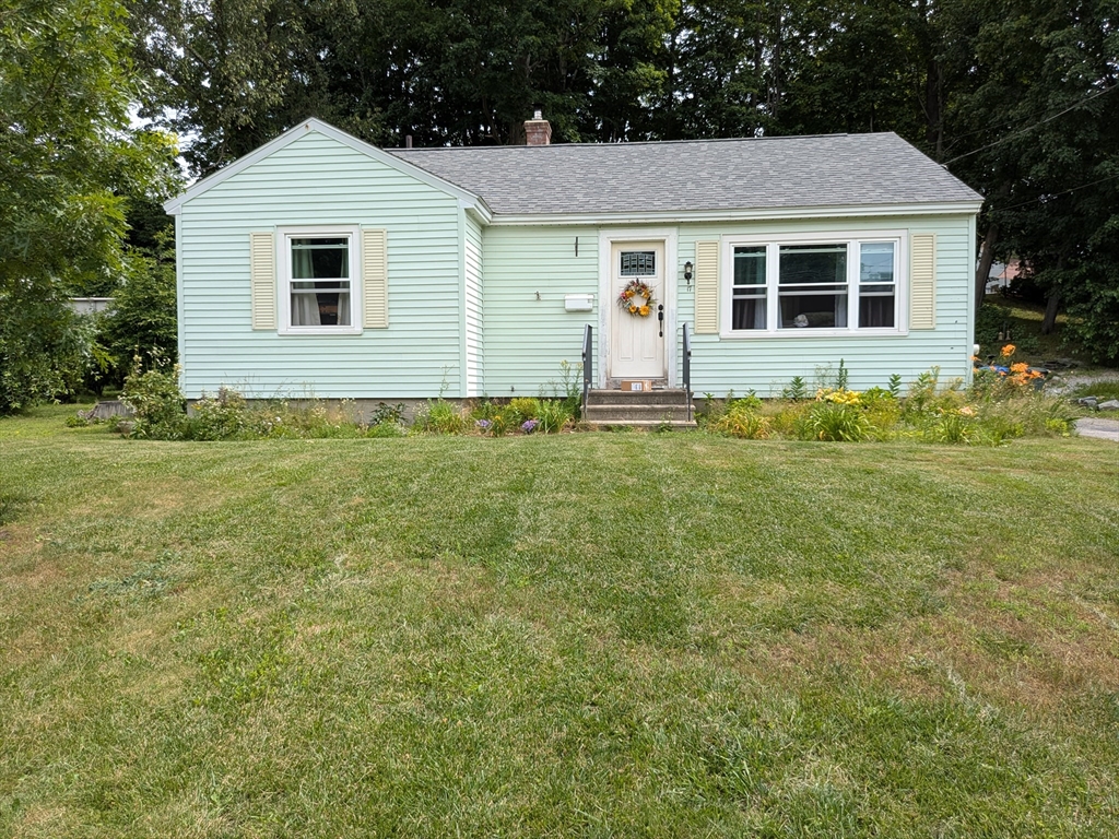 2 bed, 1 bath apartment for rent at 17 Daley St, Leominster — photo 1 of 25
