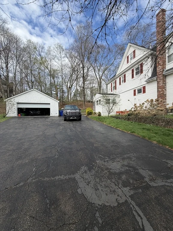 3 bed, 2 bath apartment for rent at 17 Daniels St, Hopedale — photo 2 of 21