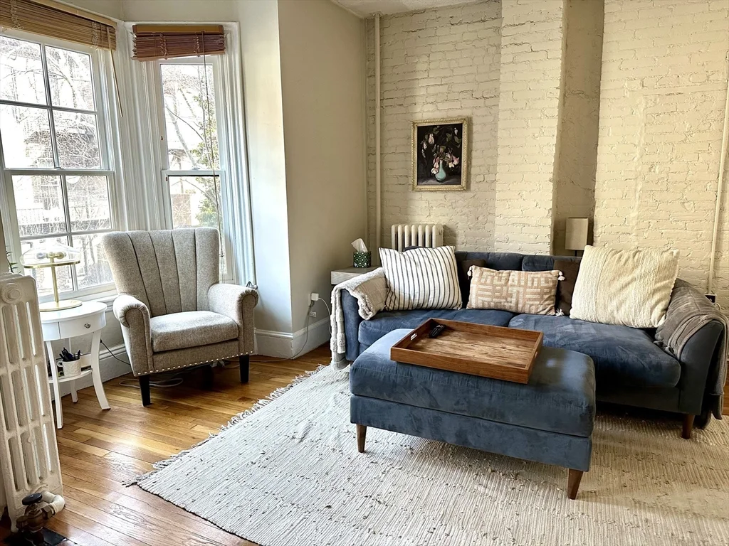 1 bed, 1 bath apartment for rent at 17 Dartmouth Pl Unit 2, South End — photo 1 of 5