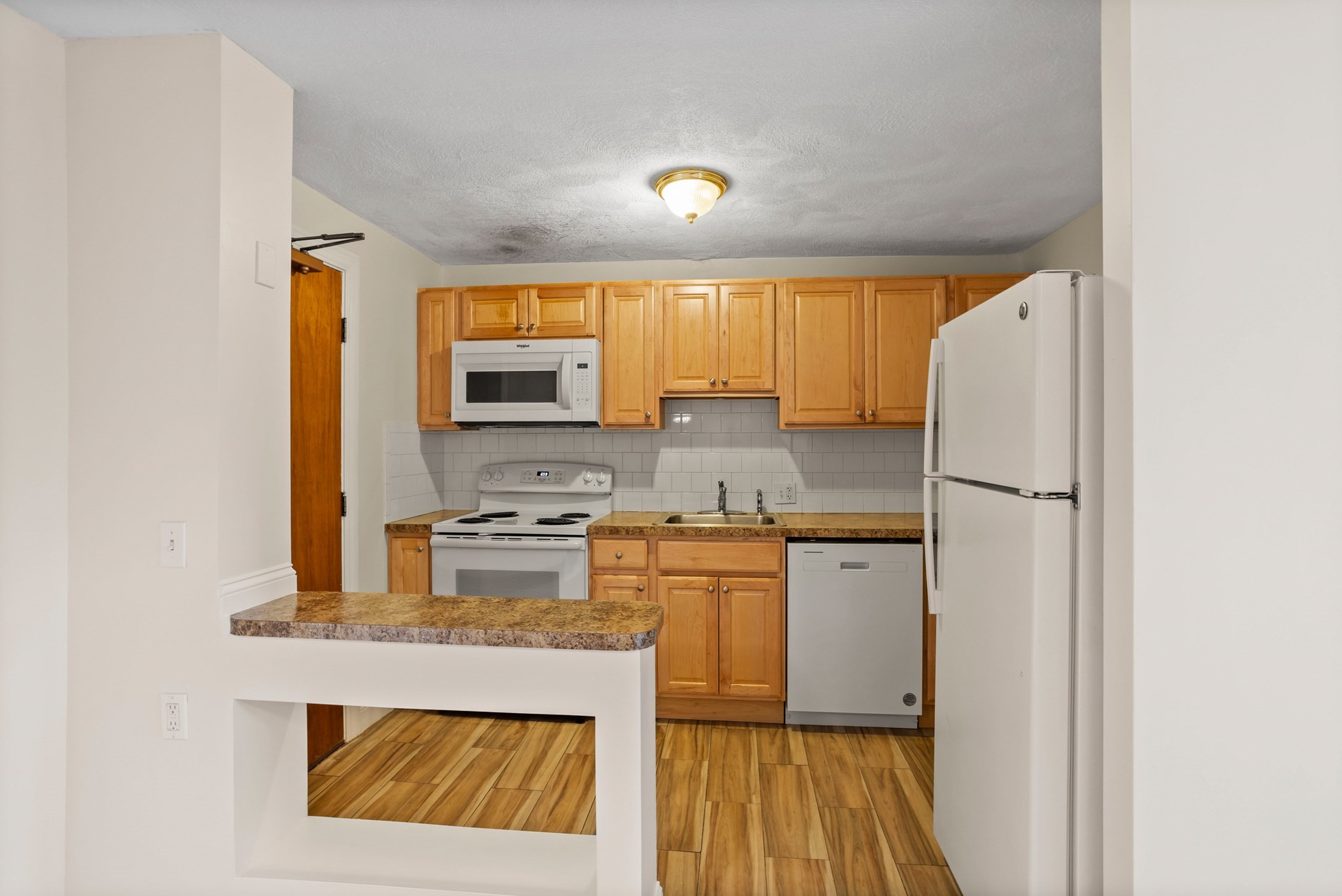 1 bed, 1 bath apartment for rent at 17 Davis Rd Unit C9, Acton — photo 2 of 18