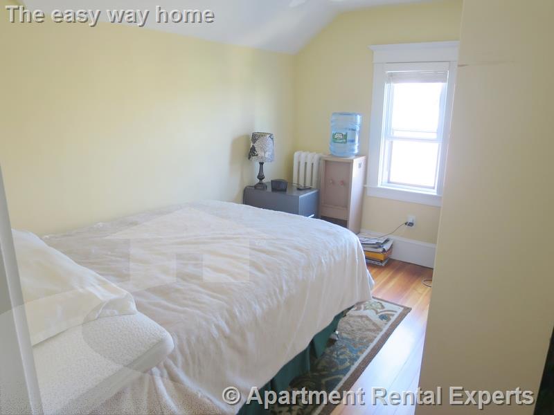 4 bed, 1 bath apartment for rent at 17 Dickson St, Teele Square — photo 14 of 22