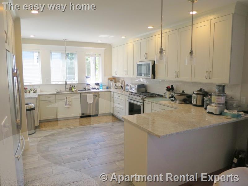 4 bed, 1 bath apartment for rent at 17 Dickson St, Teele Square — photo 4 of 22