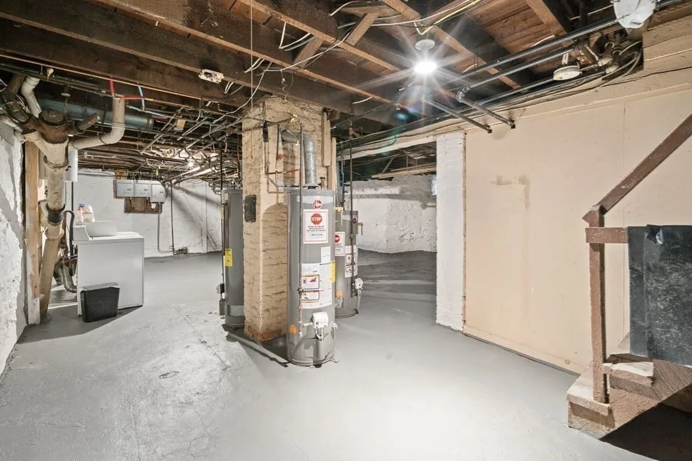 3 bed, 1 bath apartment for rent at 17 Dow St Unit 2, Teele Square — photo 16 of 18