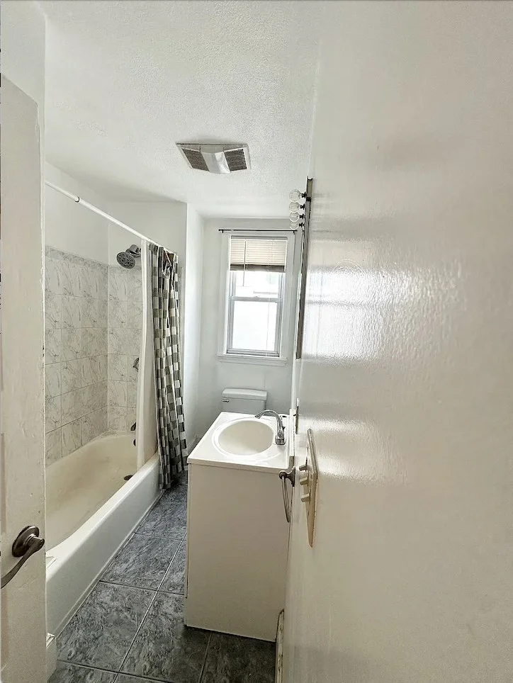 3 bed, 1 bath apartment for rent at 17 Dow St Unit 2, Teele Square — photo 9 of 18