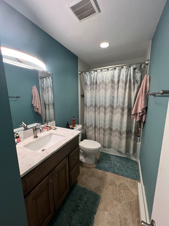 2 bed, 2 bath apartment for rent at 17 Eaglehead Ter Unit 4, Shrewsbury — photo 15 of 21