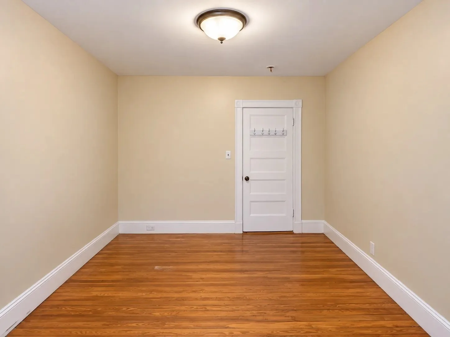 3 bed, 2 bath apartment for rent at 17 East Milton Rd , Unit 1, Brookline — photo 11 of 17