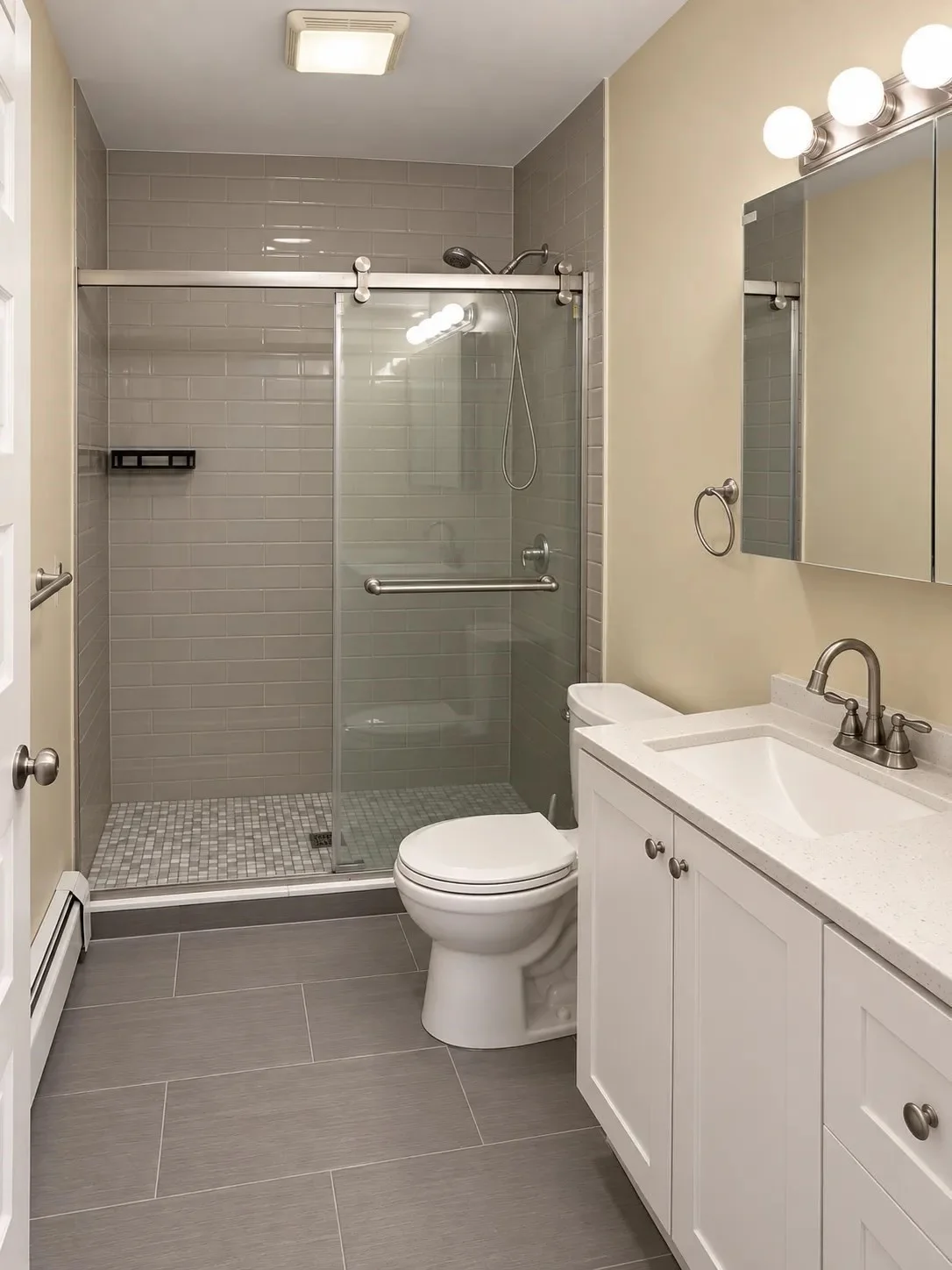 3 bed, 2 bath apartment for rent at 17 East Milton Rd , Unit 1, Brookline — photo 16 of 17