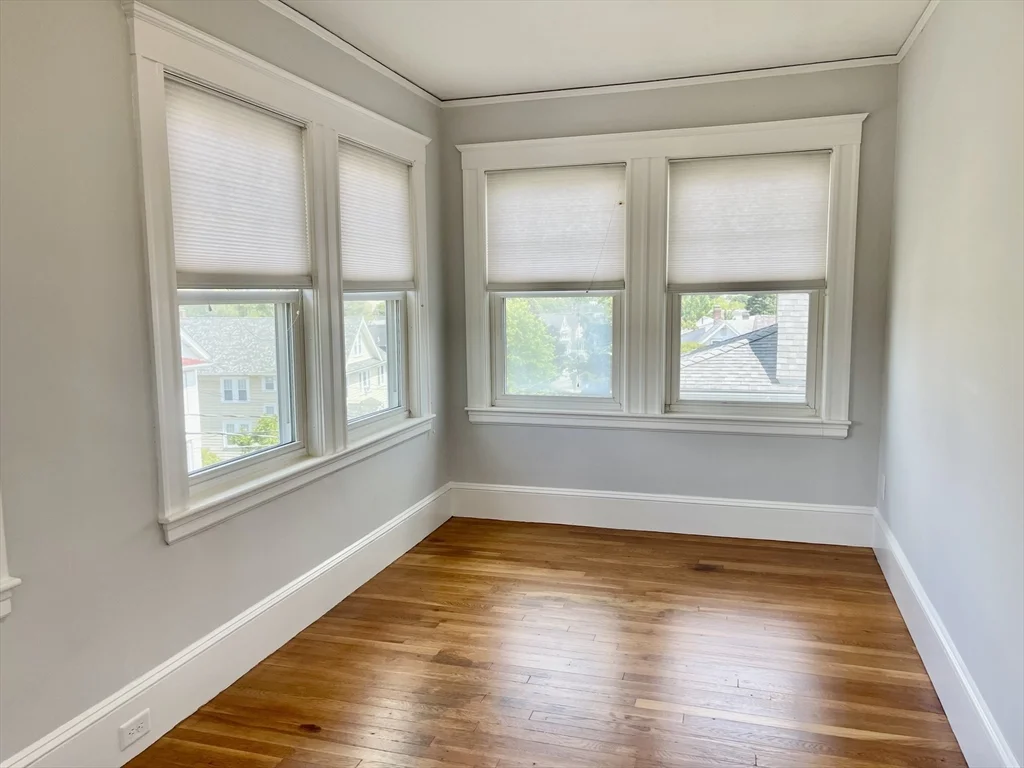4 bed, 2 bath apartment for rent at 17 Edgecliff Unit 2, Watertown — photo 5 of 20