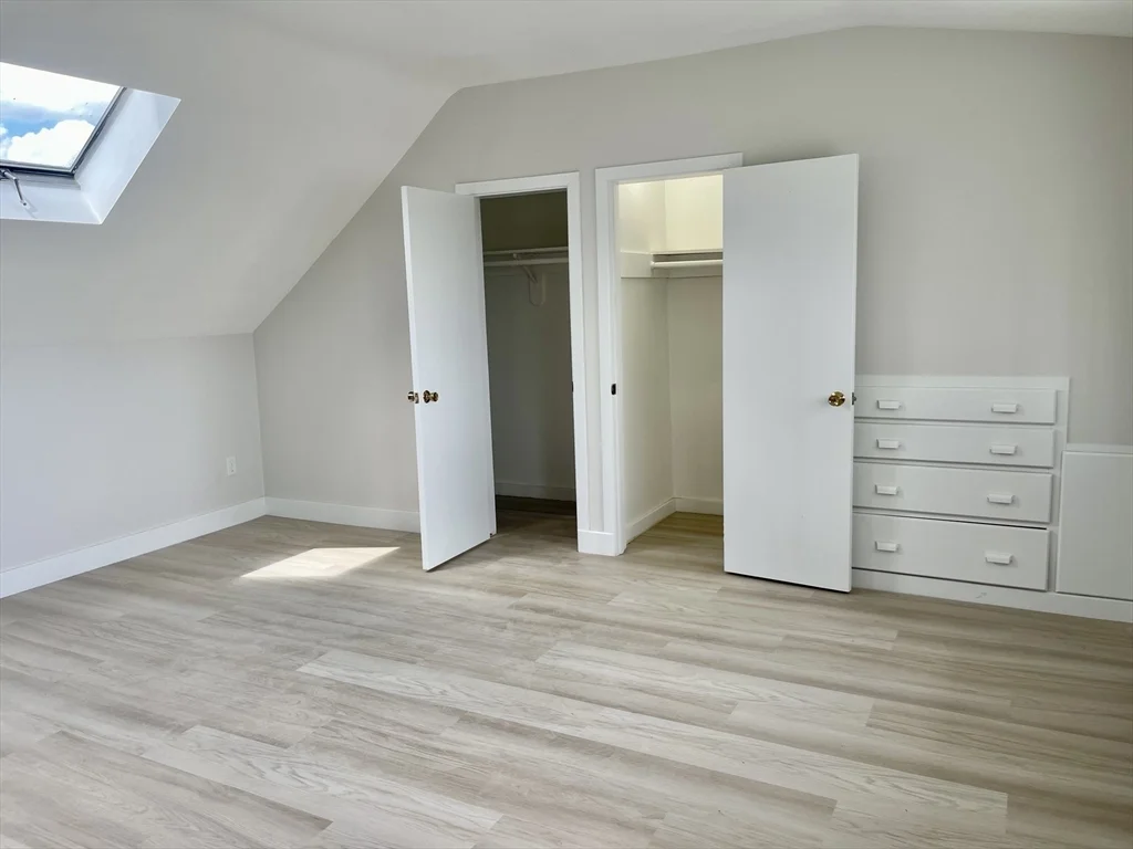 4 bed, 2 bath apartment for rent at 17 Edgecliff Unit 2, Watertown — photo 16 of 20