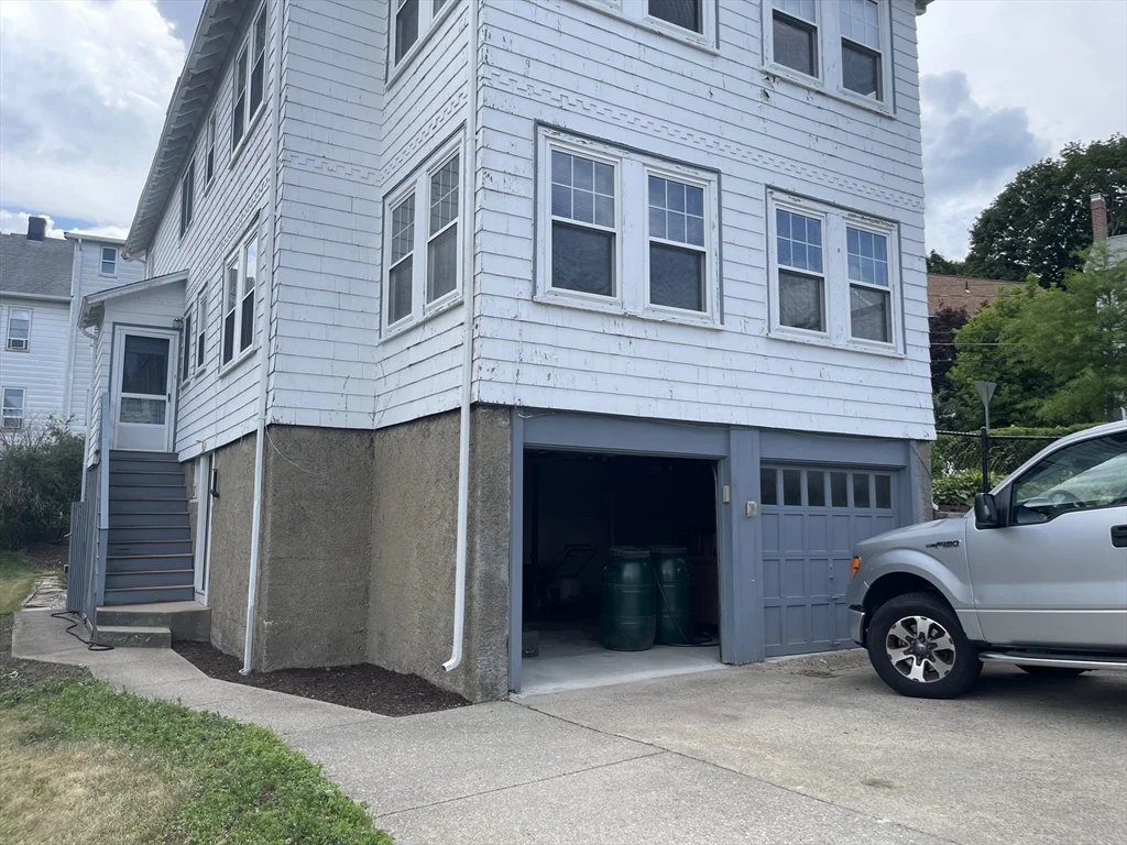 4 bed, 2 bath apartment for rent at 17 Edgecliff Unit 2, Watertown — photo 18 of 20