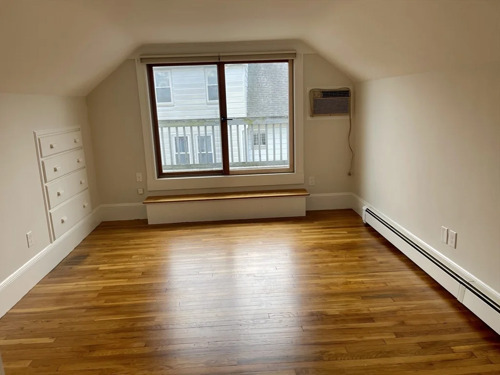 4 bed, 2 bath apartment for rent at 17 Edgecliff Unit 2, Watertown — photo 4 of 20