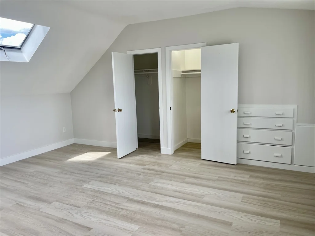 4 bed, 2 bath apartment for rent at 17 Edgecliff Unit 2, Watertown — photo 3 of 20