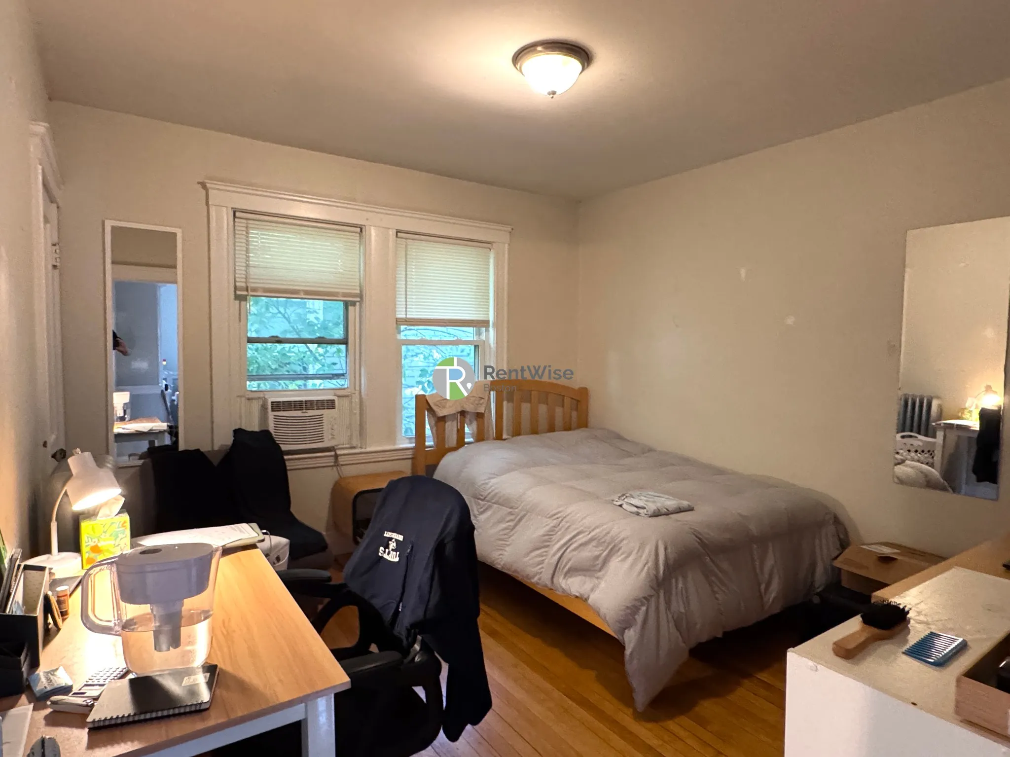 4 bed, 1 bath apartment for rent at 17 Edison Ave Unit 2, Medford — photo 8 of 17