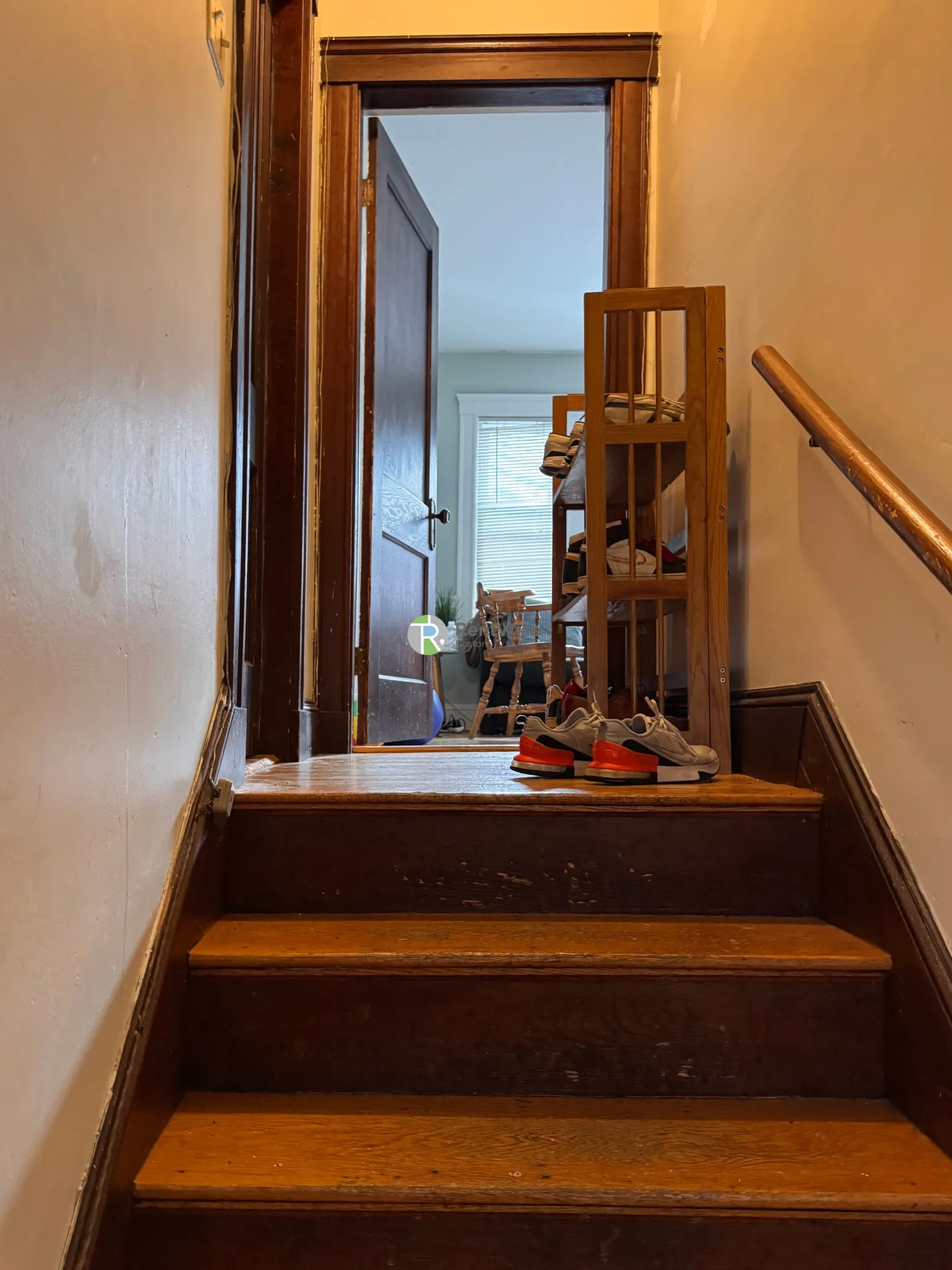 4 bed, 1 bath apartment for rent at 17 Edison Ave Unit 2, Medford — photo 4 of 17