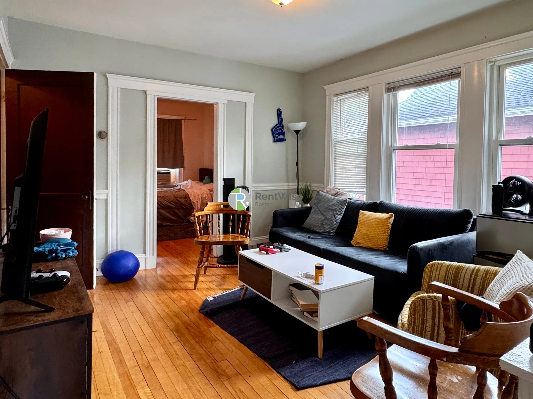 4 bed, 1 bath apartment for rent at 17 Edison Ave Unit 2, Medford — photo 5 of 17