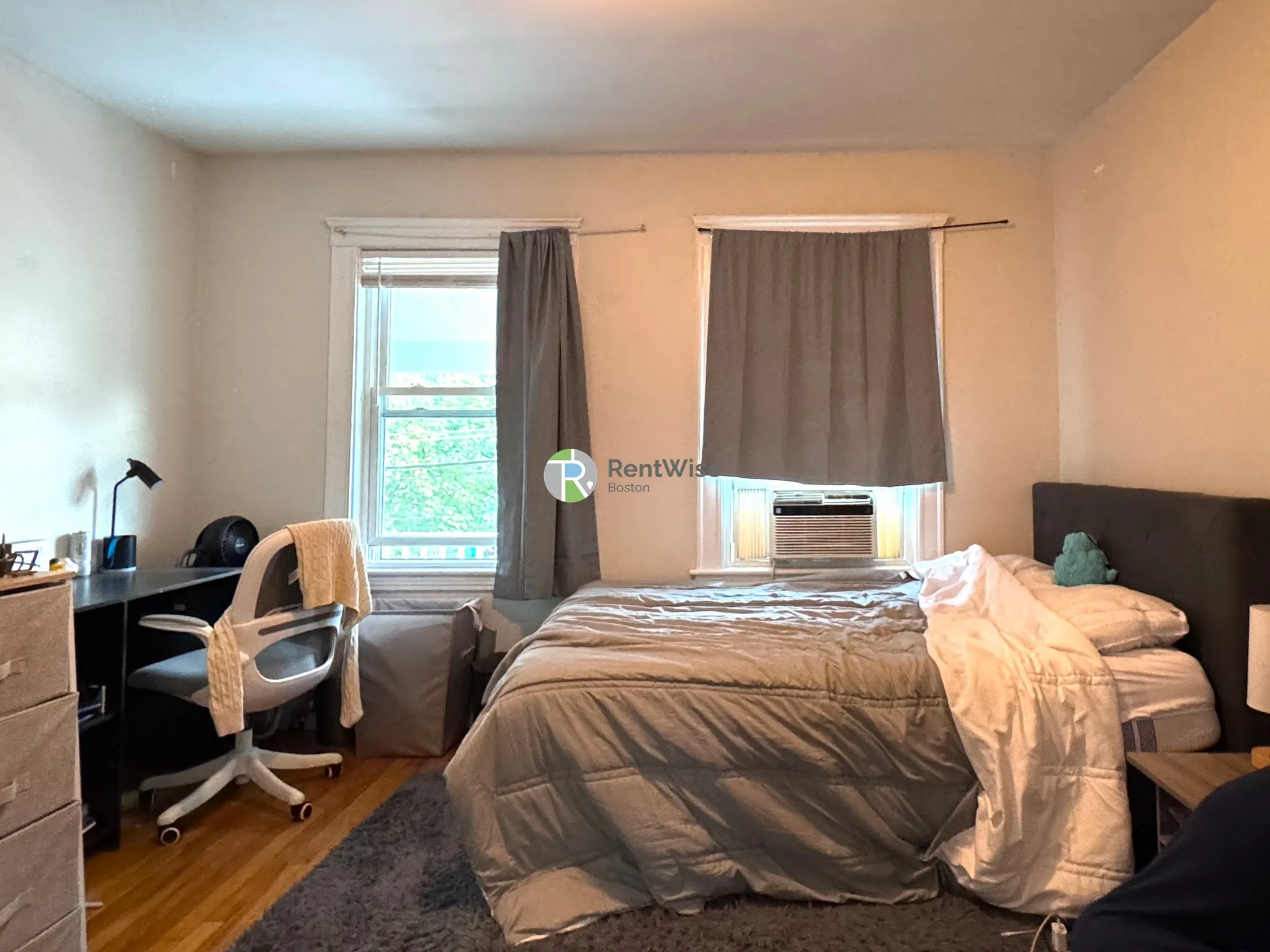 4 bed, 1 bath apartment for rent at 17 Edison Ave Unit 2, Medford — photo 9 of 17