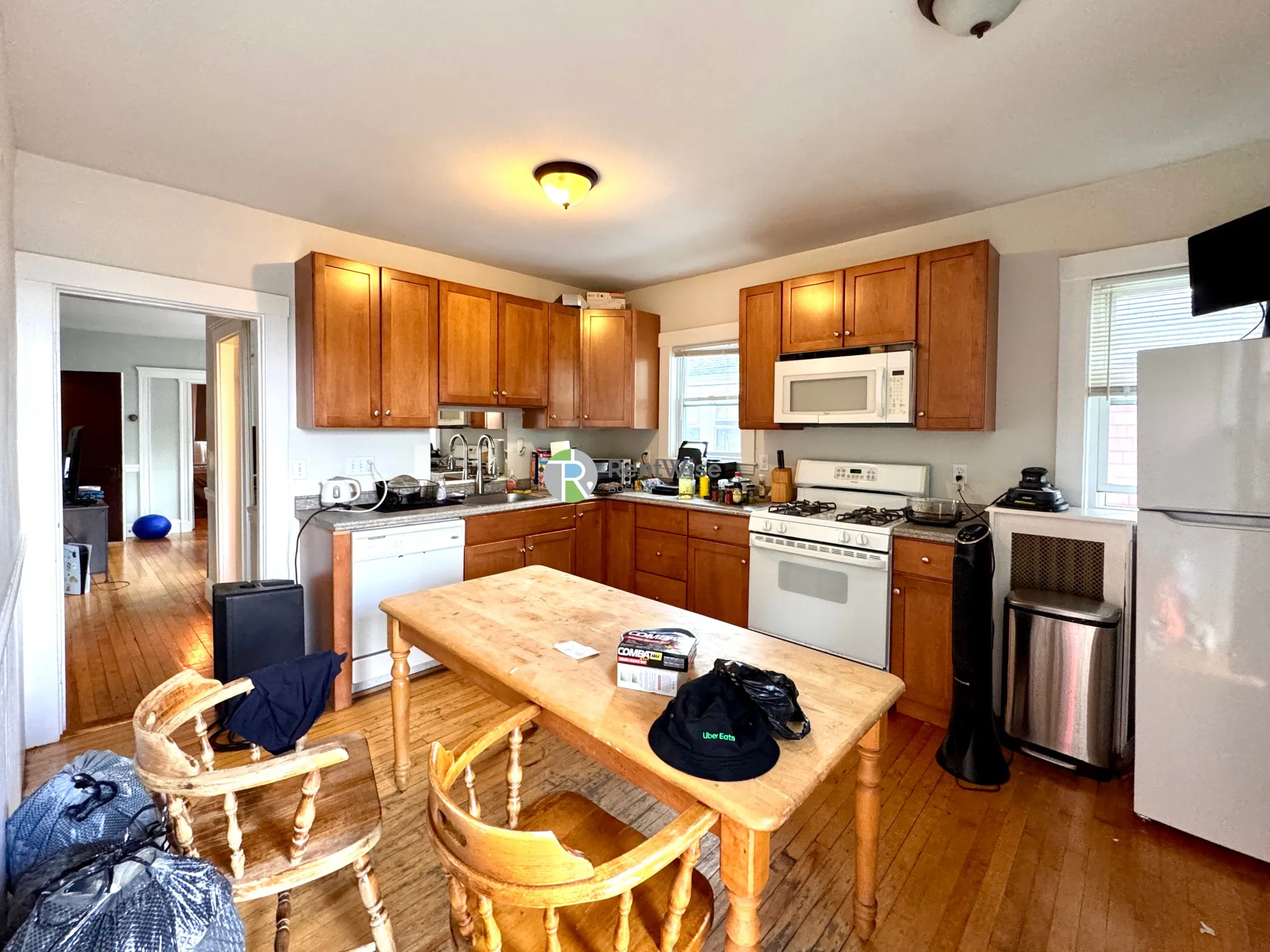 4 bed, 1 bath apartment for rent at 17 Edison Ave Unit 2, Medford — photo 2 of 17