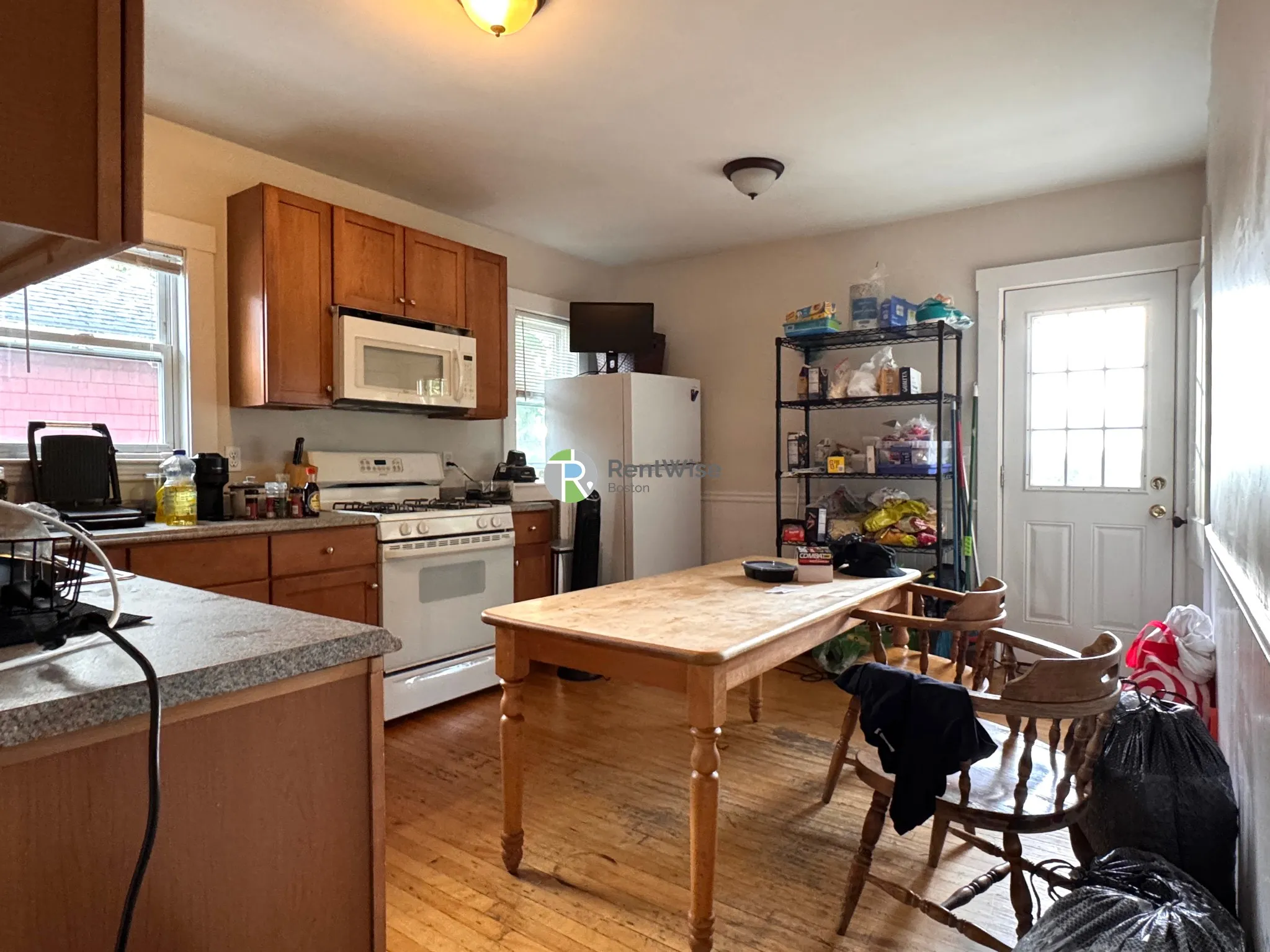 4 bed, 1 bath apartment for rent at 17 Edison Ave Unit 2, Medford — photo 11 of 17
