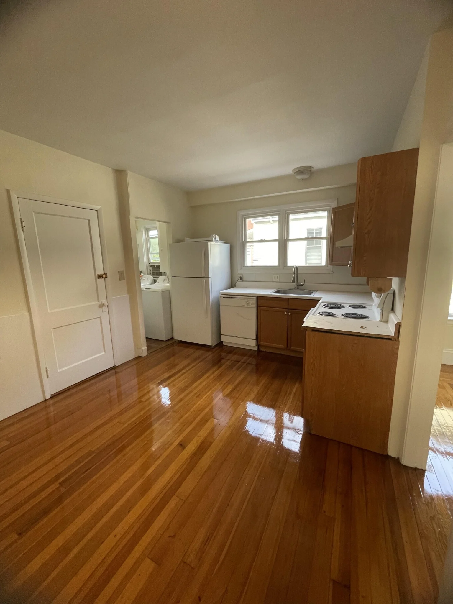 5 bed, 2 bath apartment for rent at 17 Egerton Rd Unit 1, Arlington — photo 6 of 15