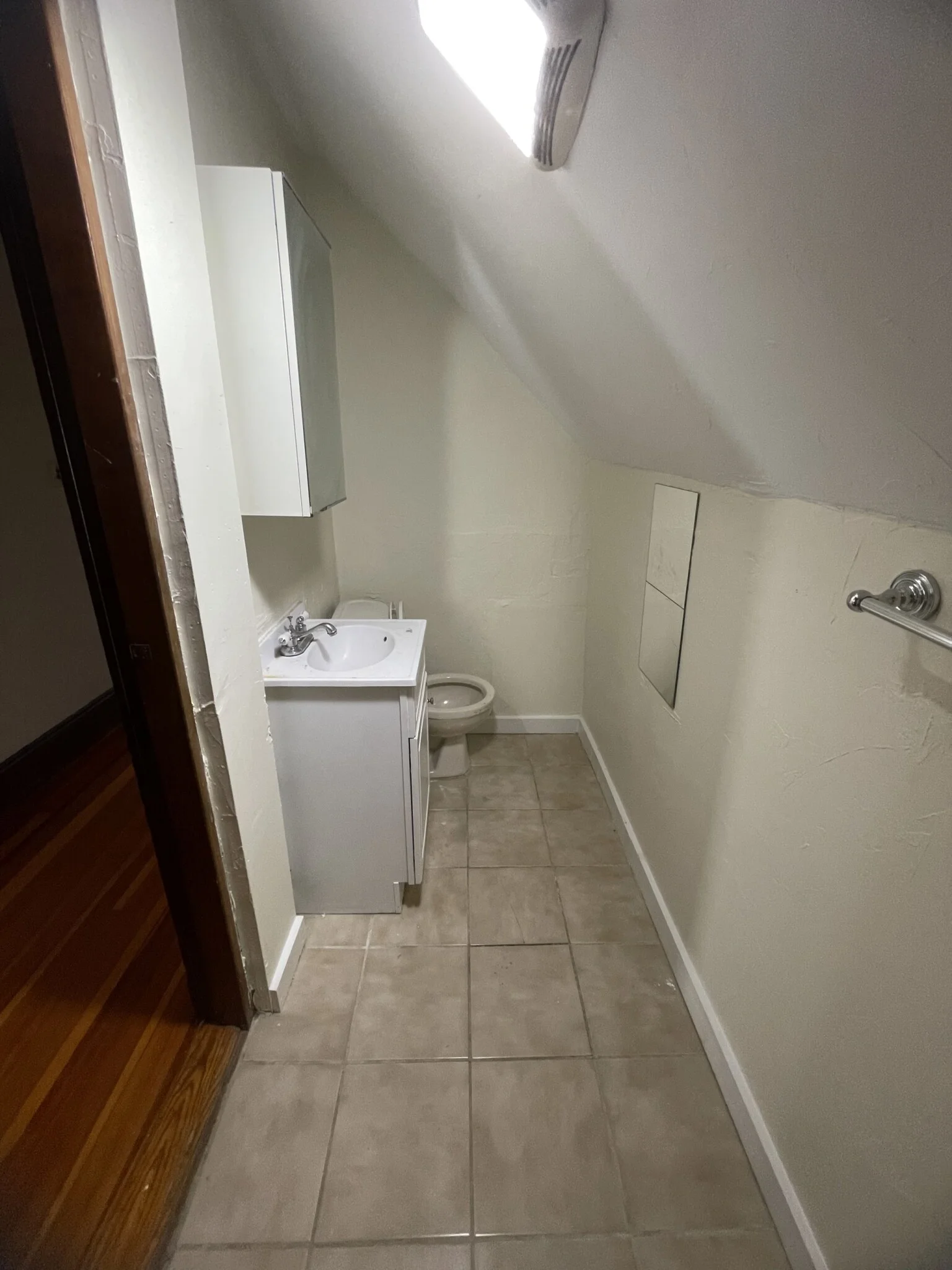 5 bed, 2 bath apartment for rent at 17 Egerton Rd Unit 1, Arlington — photo 10 of 15