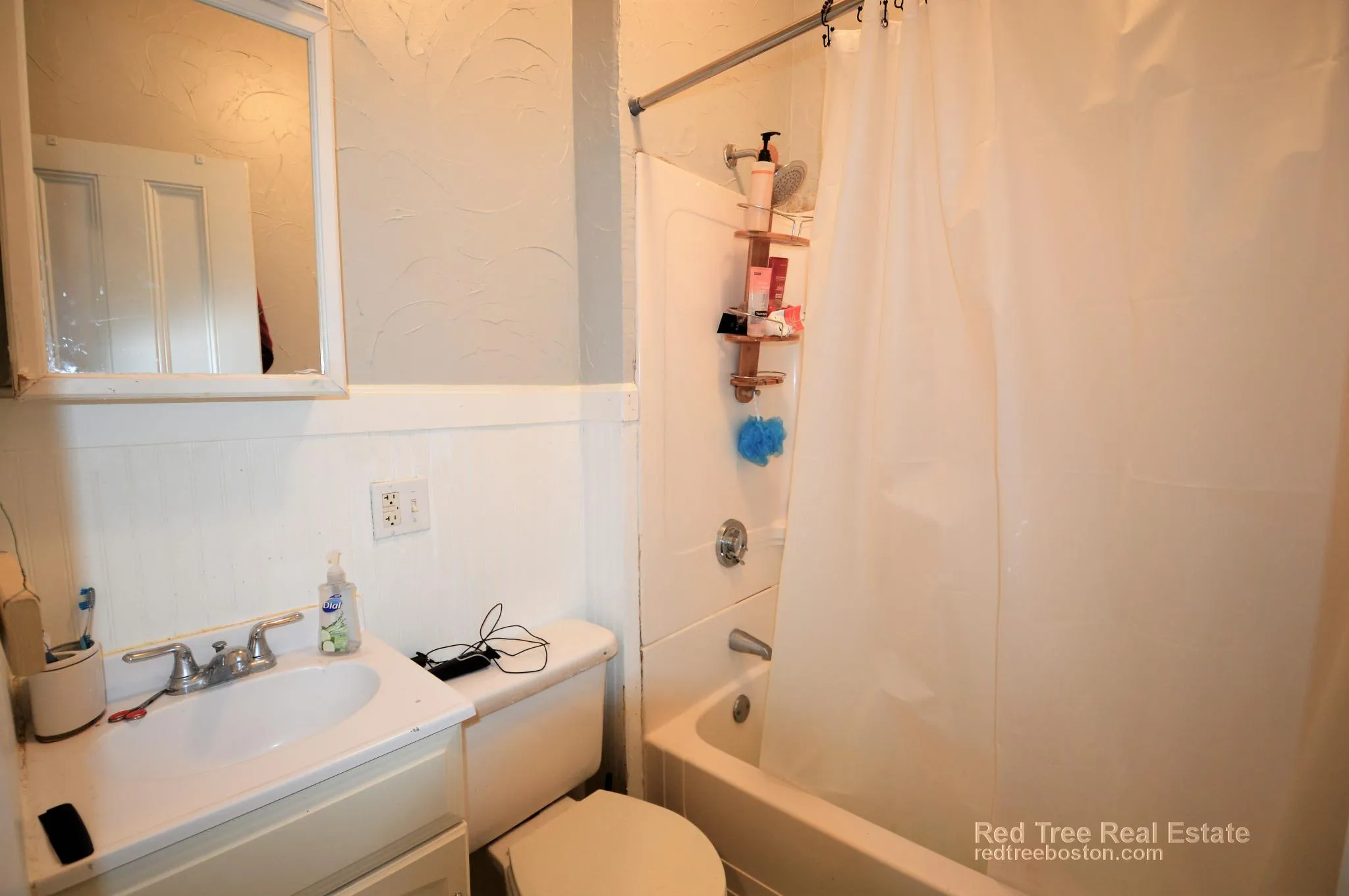 3 bed, 1 bath apartment for rent at 17 Eldora St Unit 1, Mission Hill — photo 9 of 14