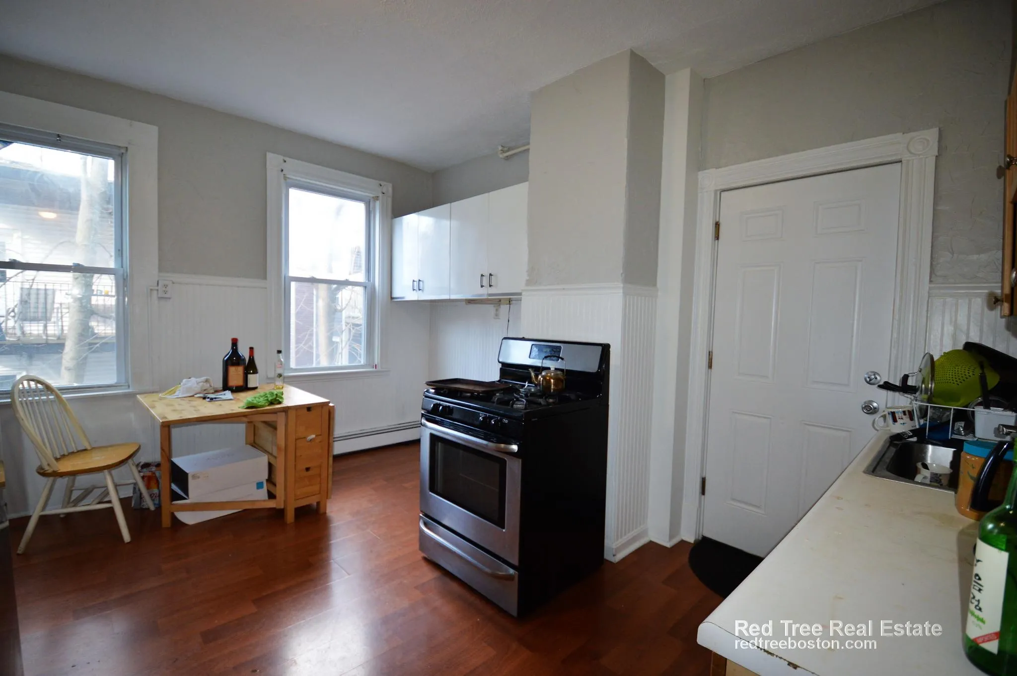 3 bed, 1 bath apartment for rent at 17 Eldora St Unit 1, Mission Hill — photo 3 of 14