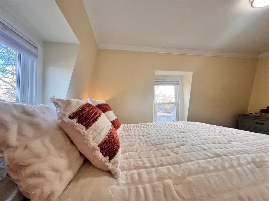 2 bed, 2 bath apartment for rent at 17 Emerson St Unit 2, Wakefield — photo 16 of 26