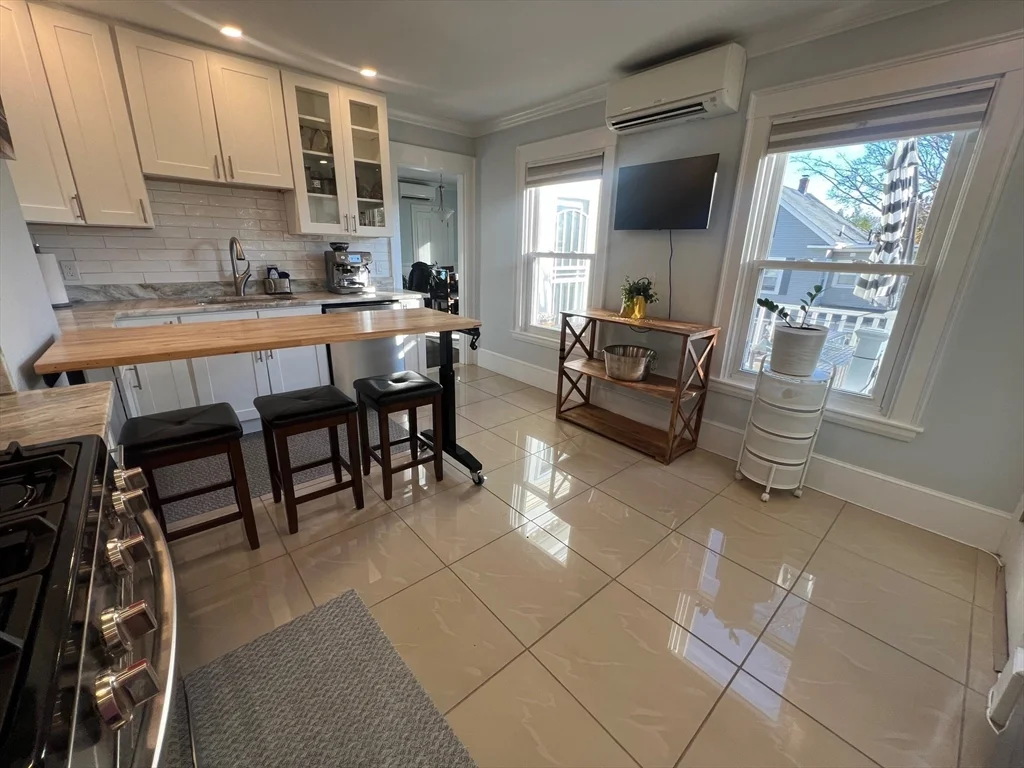 2 bed, 2 bath apartment for rent at 17 Emerson St Unit 2, Wakefield — photo 6 of 26