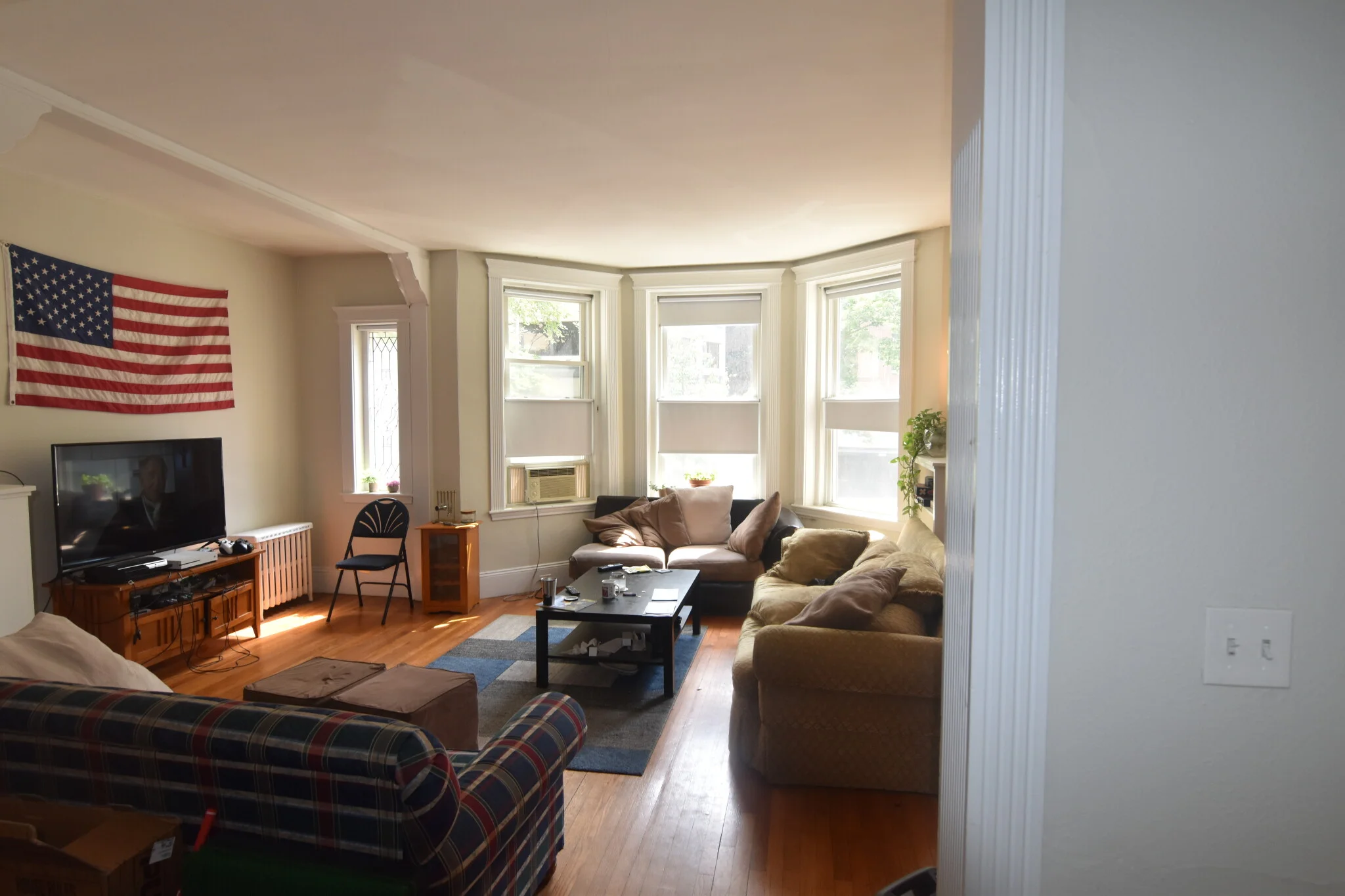 5 bed, 2 bath apartment for rent at 17 Englewood Ave Unit 1, Beaconsfield