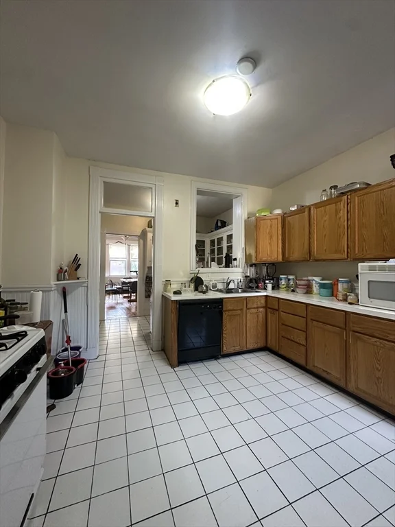 5 bed, 2 bath apartment for rent at 17 Englewood Unit 2, Salisbury Road - Corey Farm — photo 12 of 17