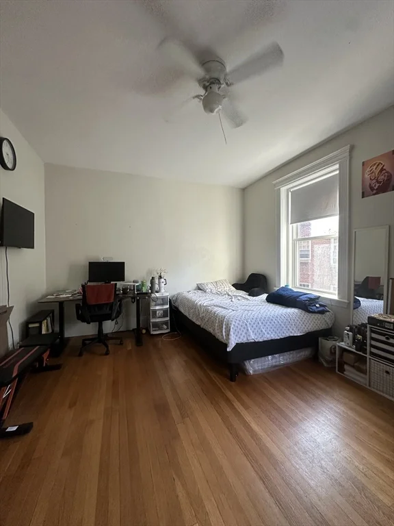 5 bed, 2 bath apartment for rent at 17 Englewood Unit 2, Salisbury Road - Corey Farm — photo 6 of 17