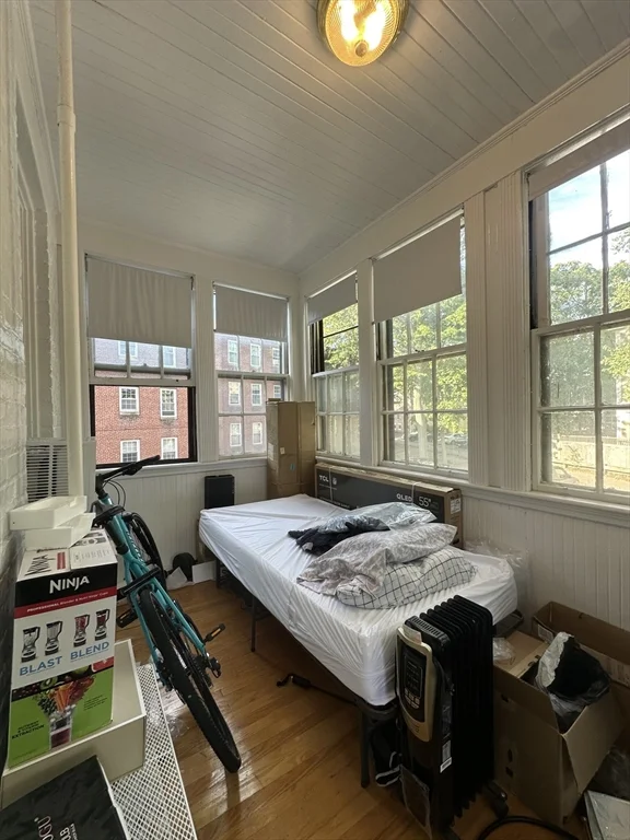 5 bed, 2 bath apartment for rent at 17 Englewood Unit 2, Salisbury Road - Corey Farm — photo 10 of 17
