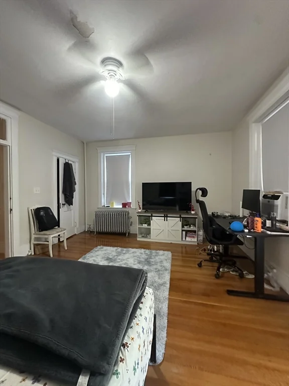 5 bed, 2 bath apartment for rent at 17 Englewood Unit 2, Salisbury Road - Corey Farm — photo 9 of 17