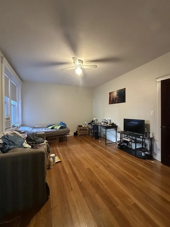 5 bed, 2 bath apartment for rent at 17 Englewood Unit 2, Salisbury Road - Corey Farm — photo 11 of 17