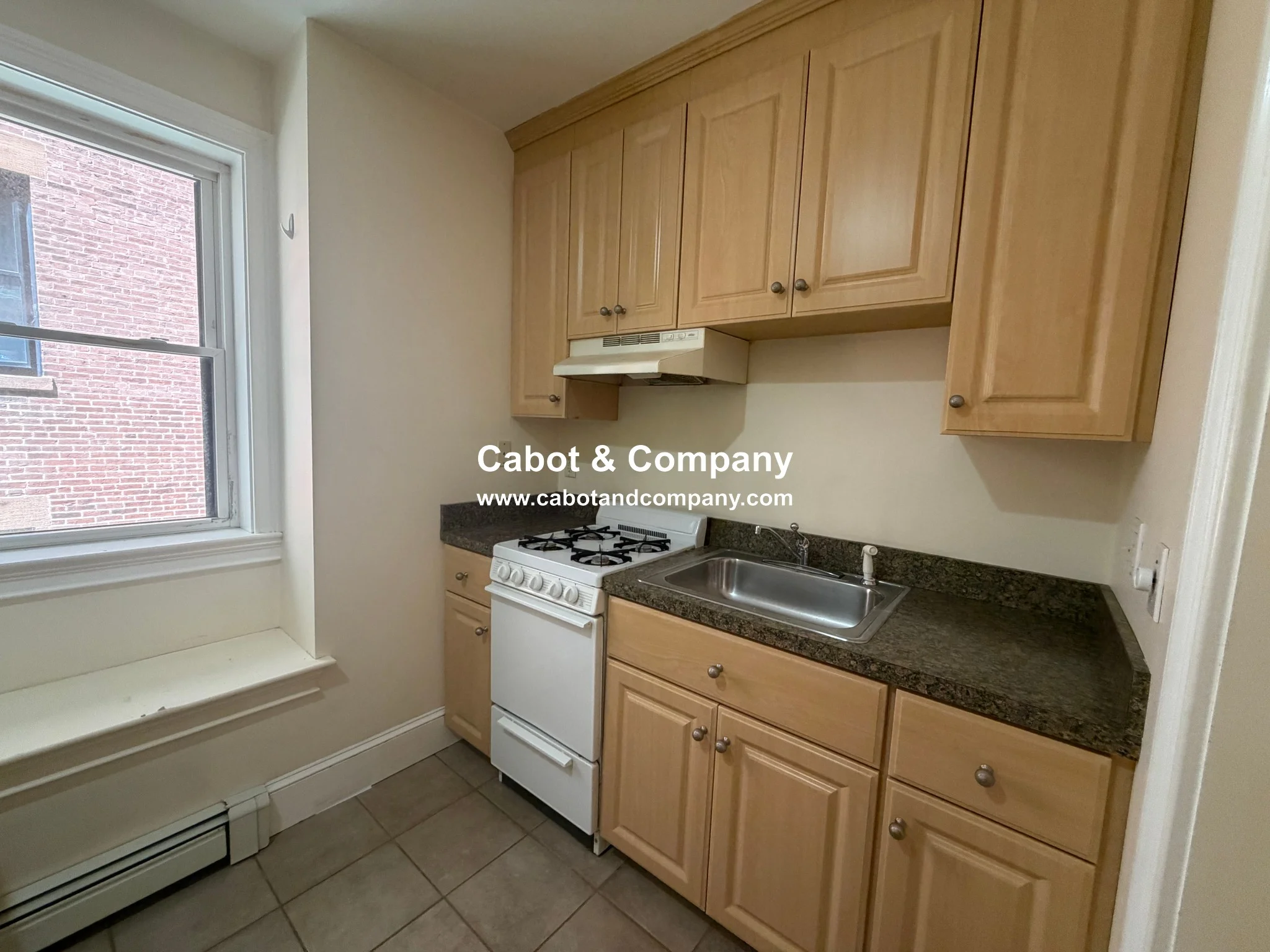 Studio bed, 1 bath apartment for rent at 17 Exeter St Unit 1, Back Bay — photo 3 of 5