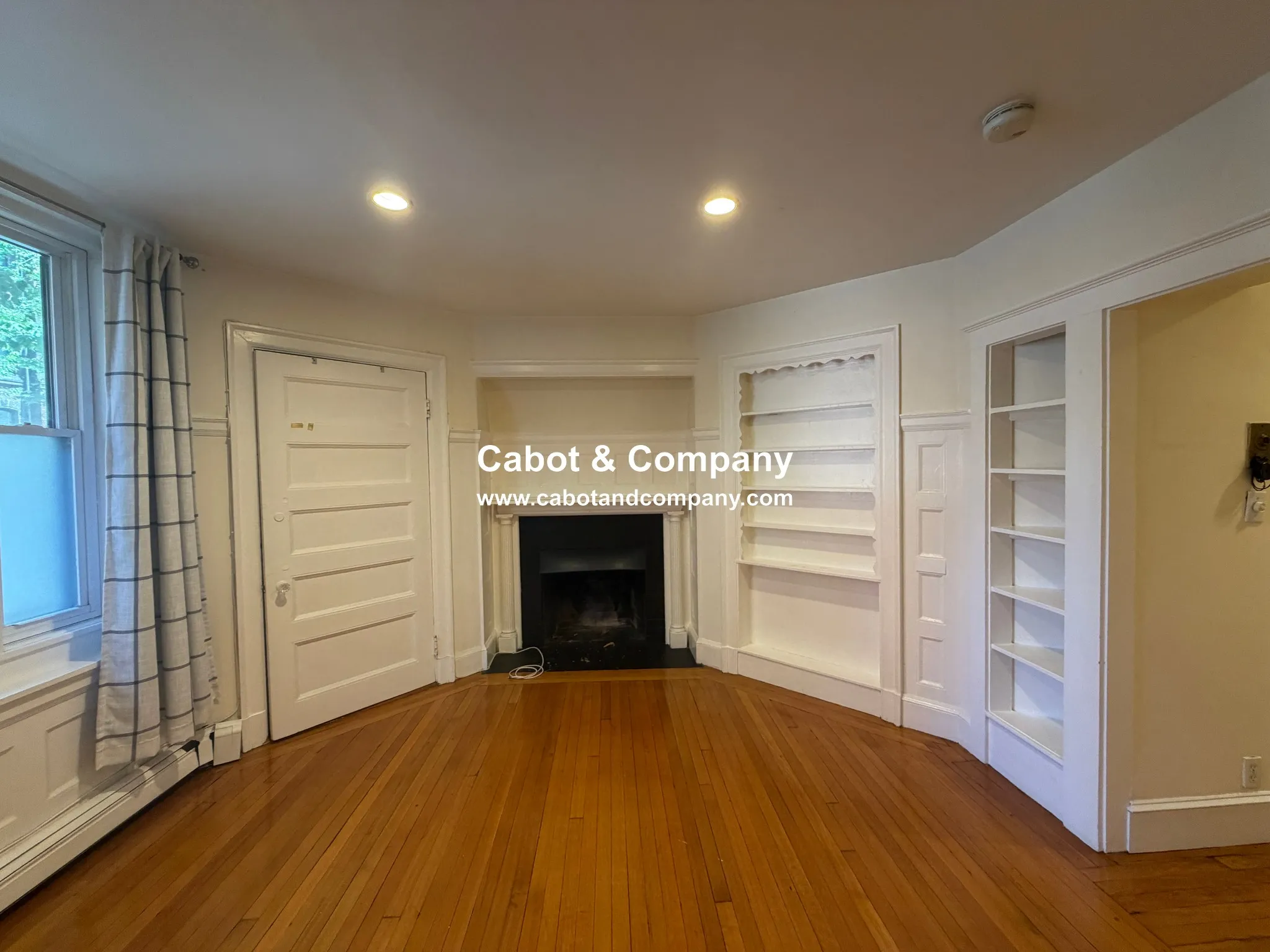 Studio bed, 1 bath apartment for rent at 17 Exeter St Unit 1, Back Bay — photo 2 of 5