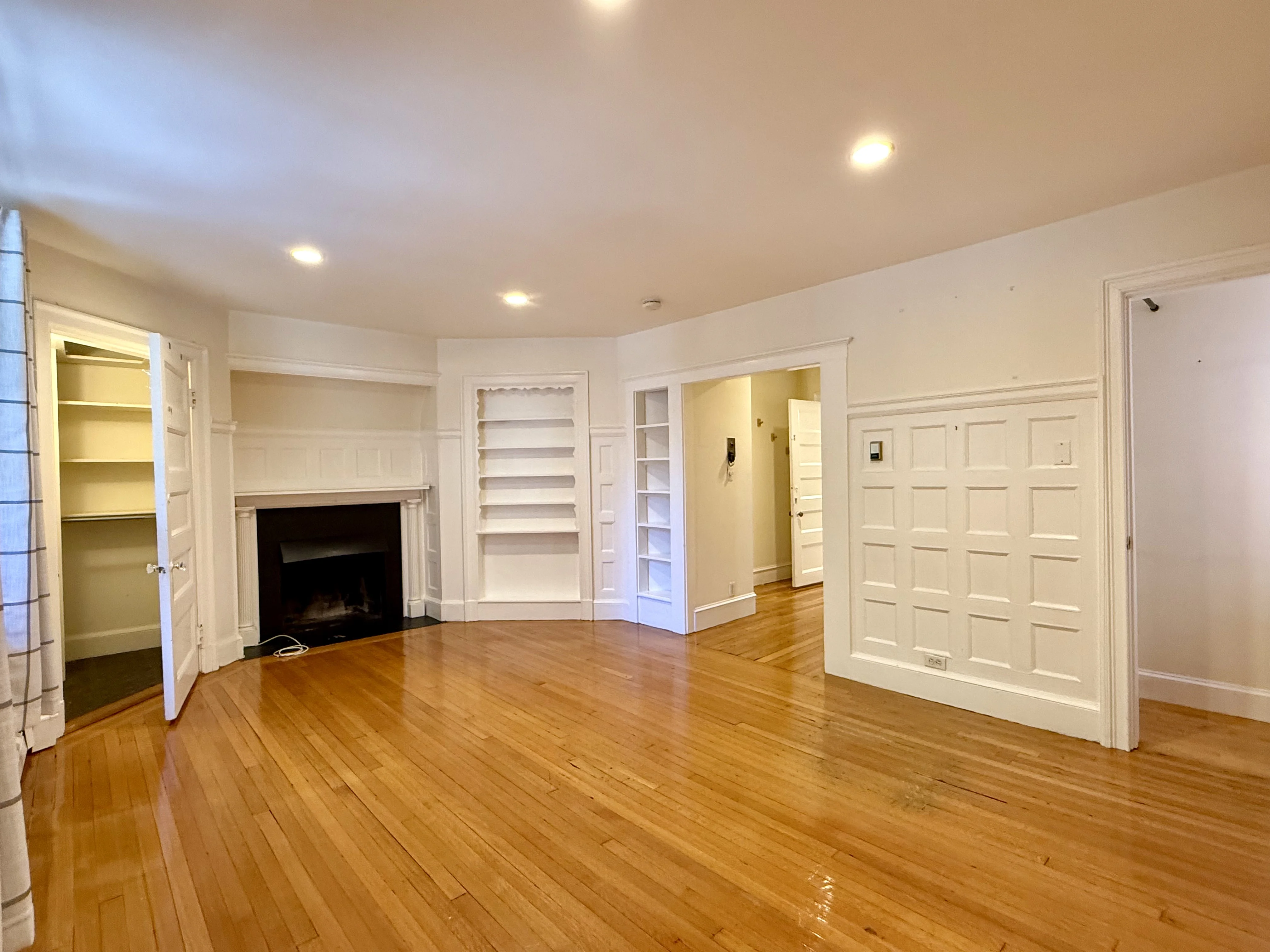 Studio bed, 1 bath apartment for rent at 17 Exeter St Unit 1A, Back Bay — photo 4 of 9