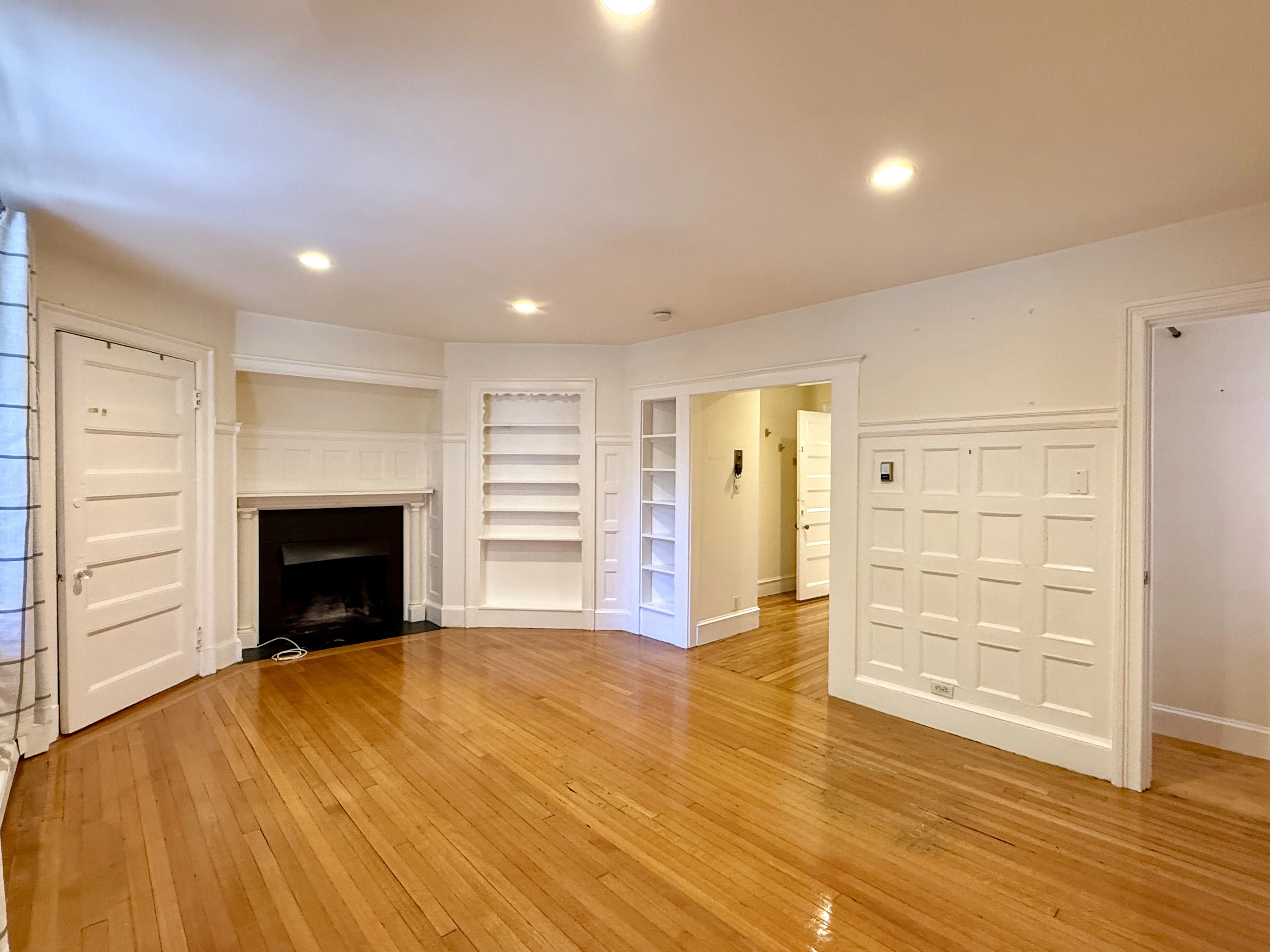 Studio bed, 1 bath apartment for rent at 17 Exeter St Unit 1A, Back Bay — photo 3 of 9