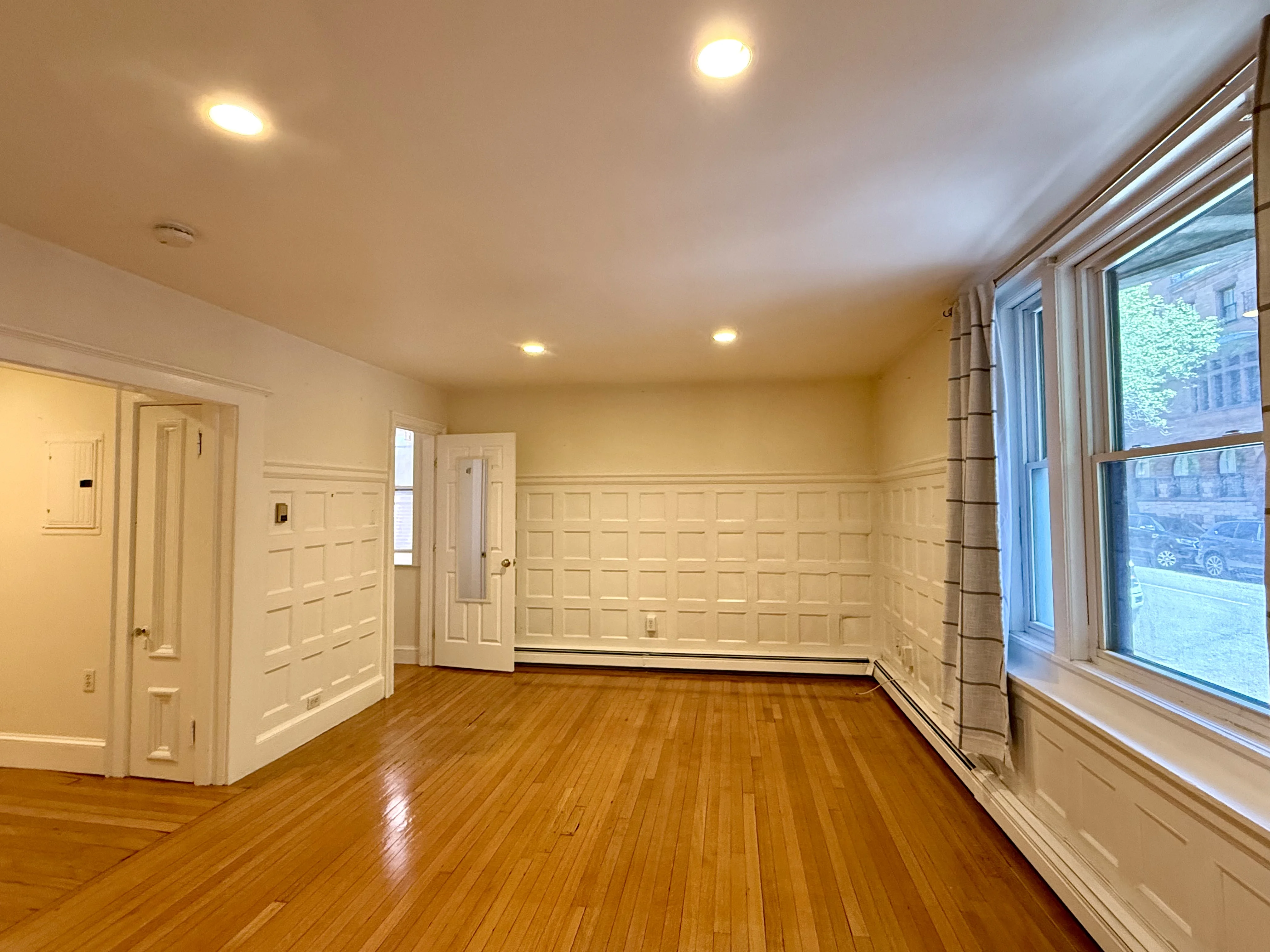 Studio bed, 1 bath apartment for rent at 17 Exeter St Unit 1A, Back Bay — photo 5 of 9