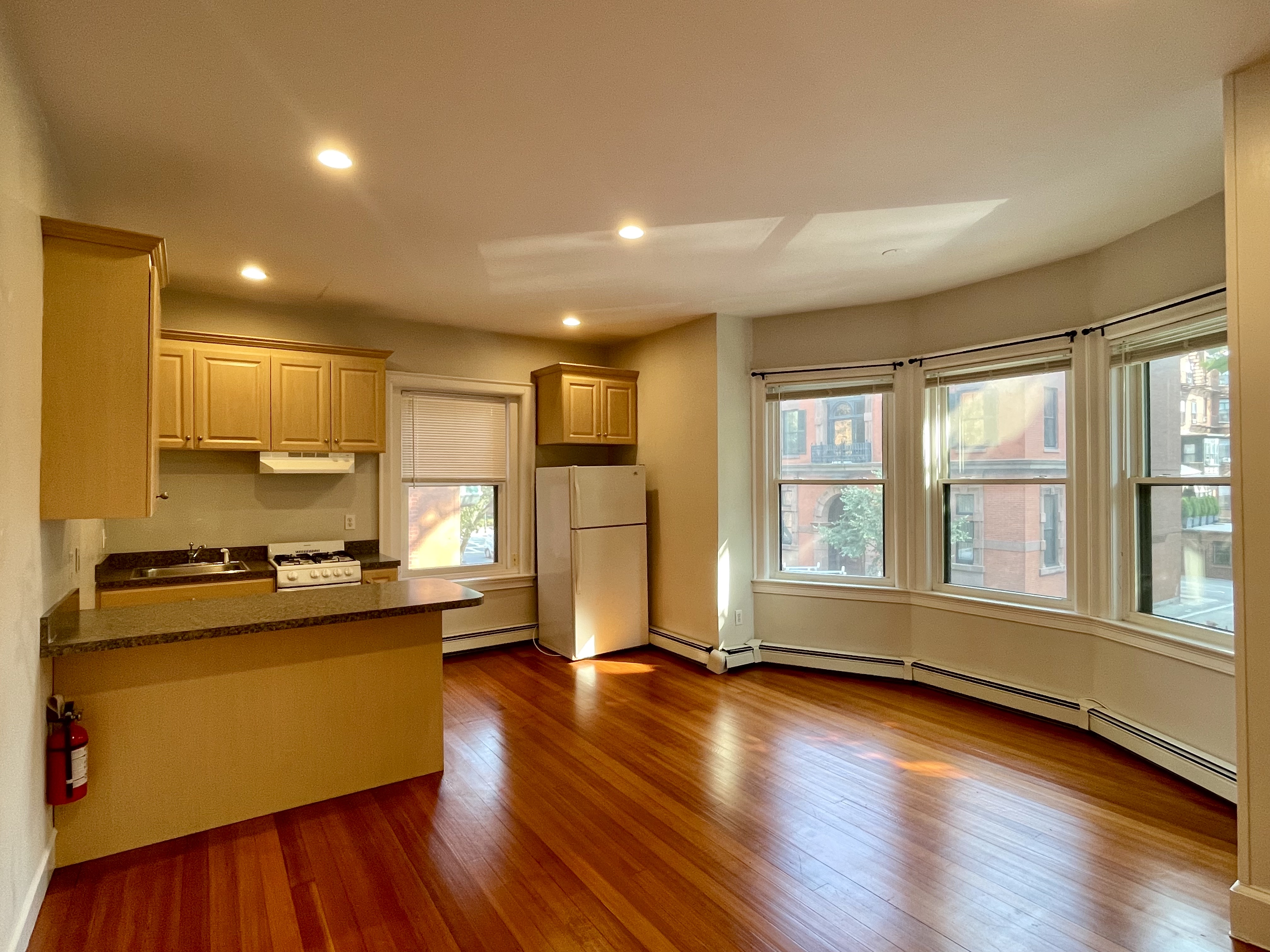 1 bed, 1 bath apartment for rent at 17 Exeter St Unit 2, Back Bay — photo 1 of 9