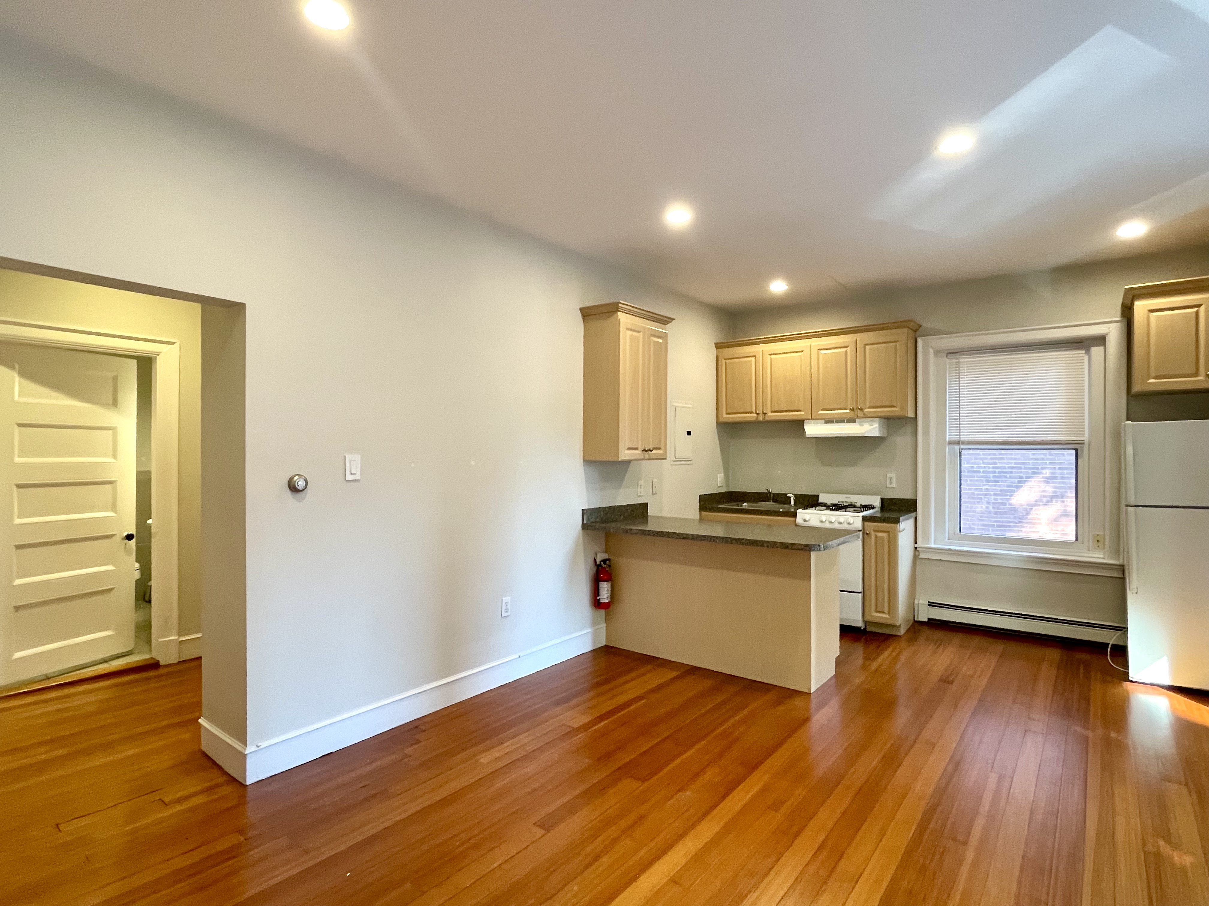 1 bed, 1 bath apartment for rent at 17 Exeter St Unit 2, Back Bay — photo 5 of 9