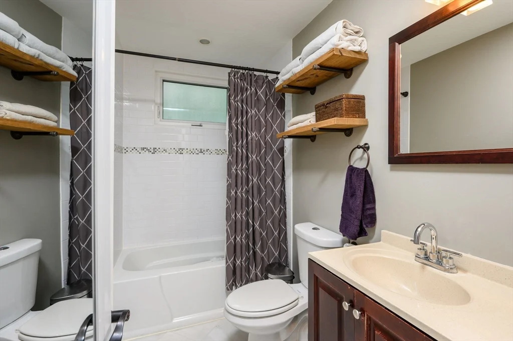 2 bed, 2 bath apartment for rent at 17 Fairbanks St Unit 2, Oak Square — photo 19 of 23