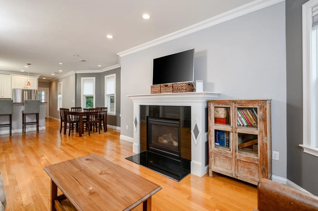 2 bed, 2 bath apartment for rent at 17 Fairbanks St Unit 2, Oak Square — photo 12 of 23