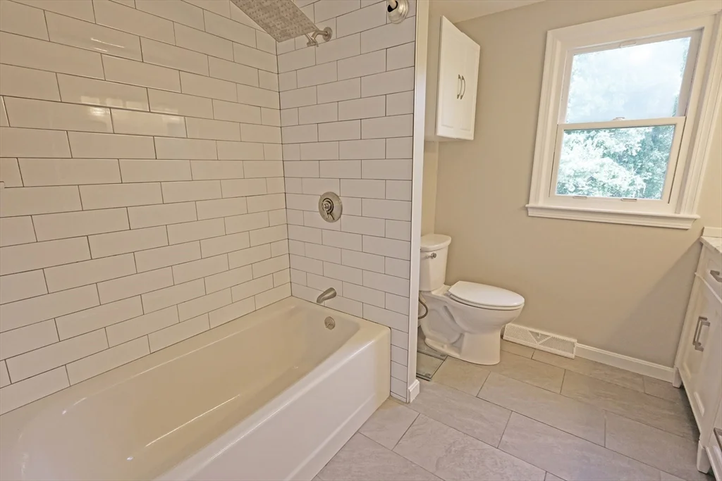 4 bed, 2 bath apartment for rent at 17 Fairview Dr, Westford — photo 14 of 21
