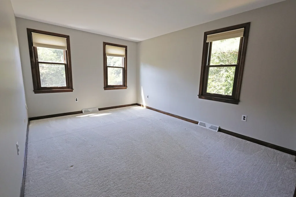 4 bed, 2 bath apartment for rent at 17 Fairview Dr, Westford — photo 15 of 21